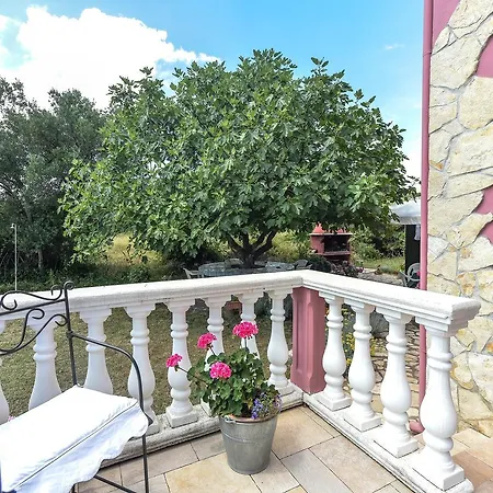 Laura Apartman Sukosan