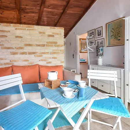 Apartman Laura *