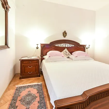 Laura Apartament Sukošan